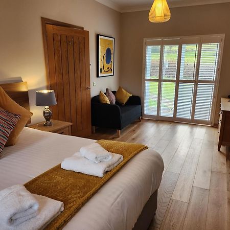 Auchendennan Farm Self Catering Cottages Balloch Exteriör bild