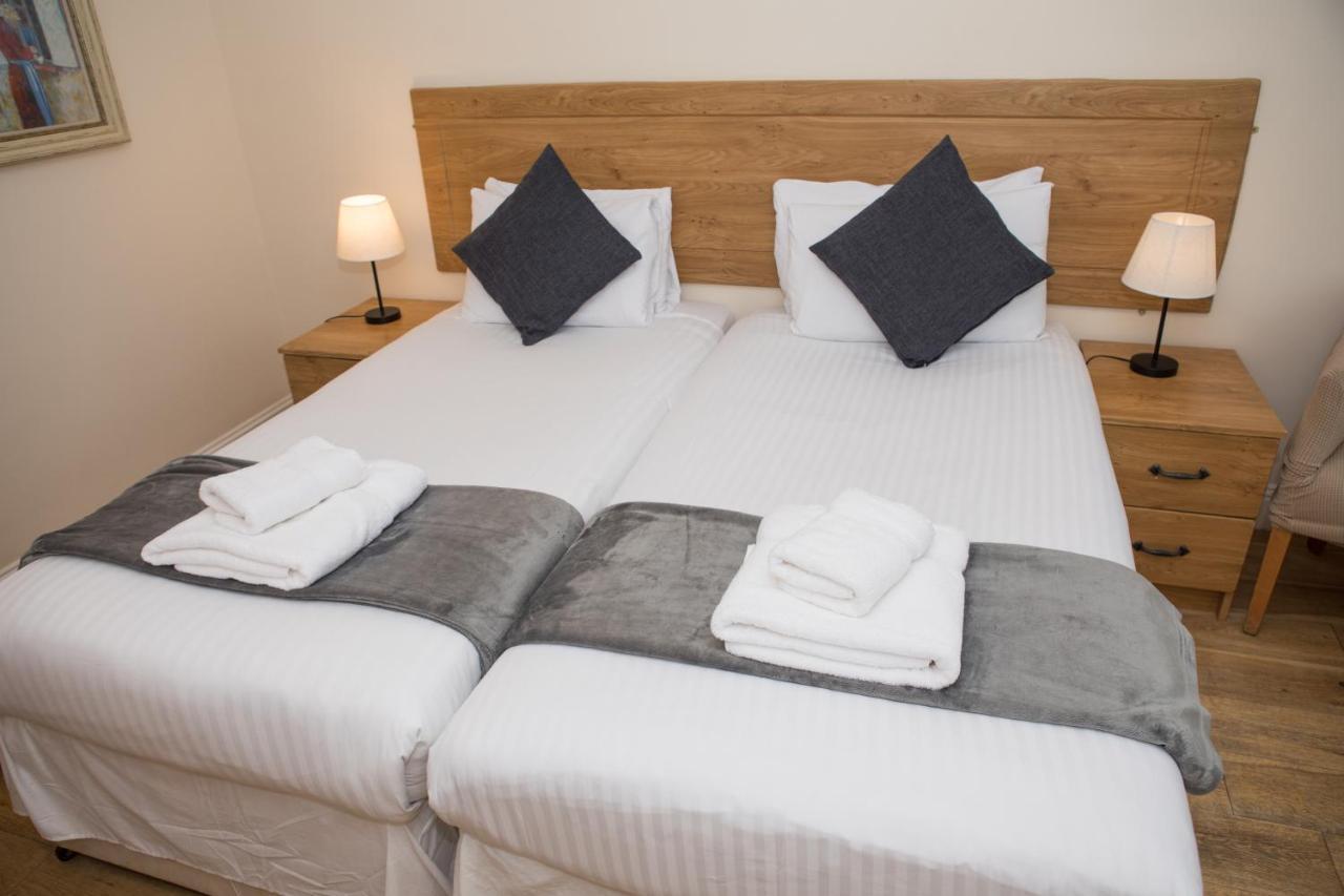 Auchendennan Farm Self Catering Cottages Balloch Exteriör bild