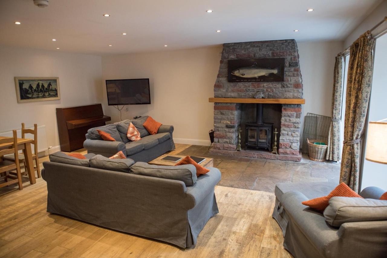 Auchendennan Farm Self Catering Cottages Balloch Exteriör bild