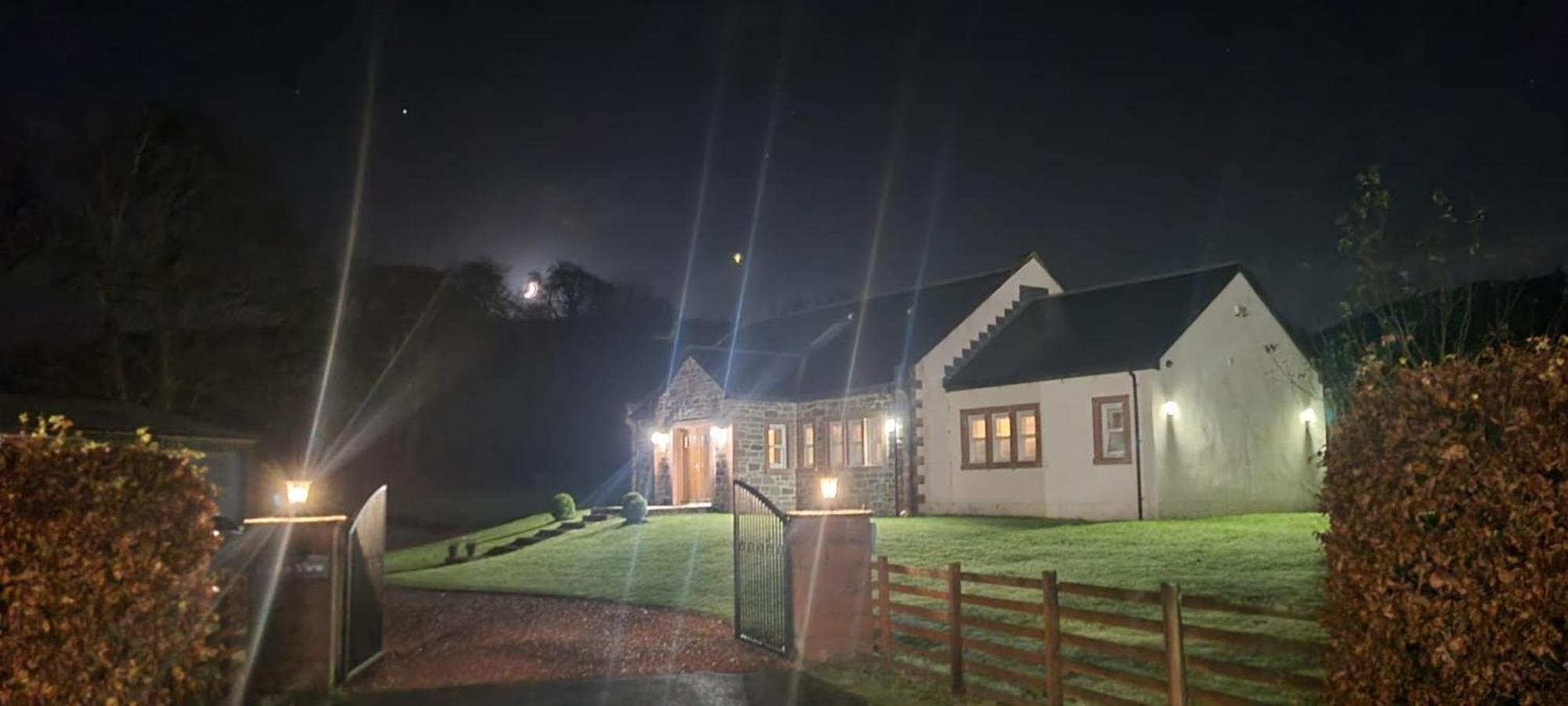 Auchendennan Farm Self Catering Cottages Balloch Exteriör bild