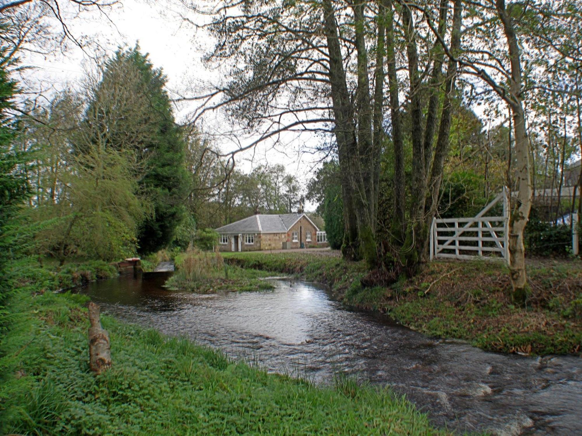 Auchendennan Farm Self Catering Cottages Balloch Rum bild