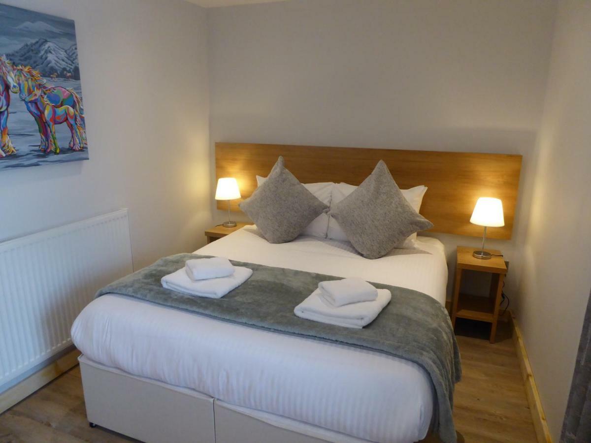 Auchendennan Farm Self Catering Cottages Balloch Exteriör bild