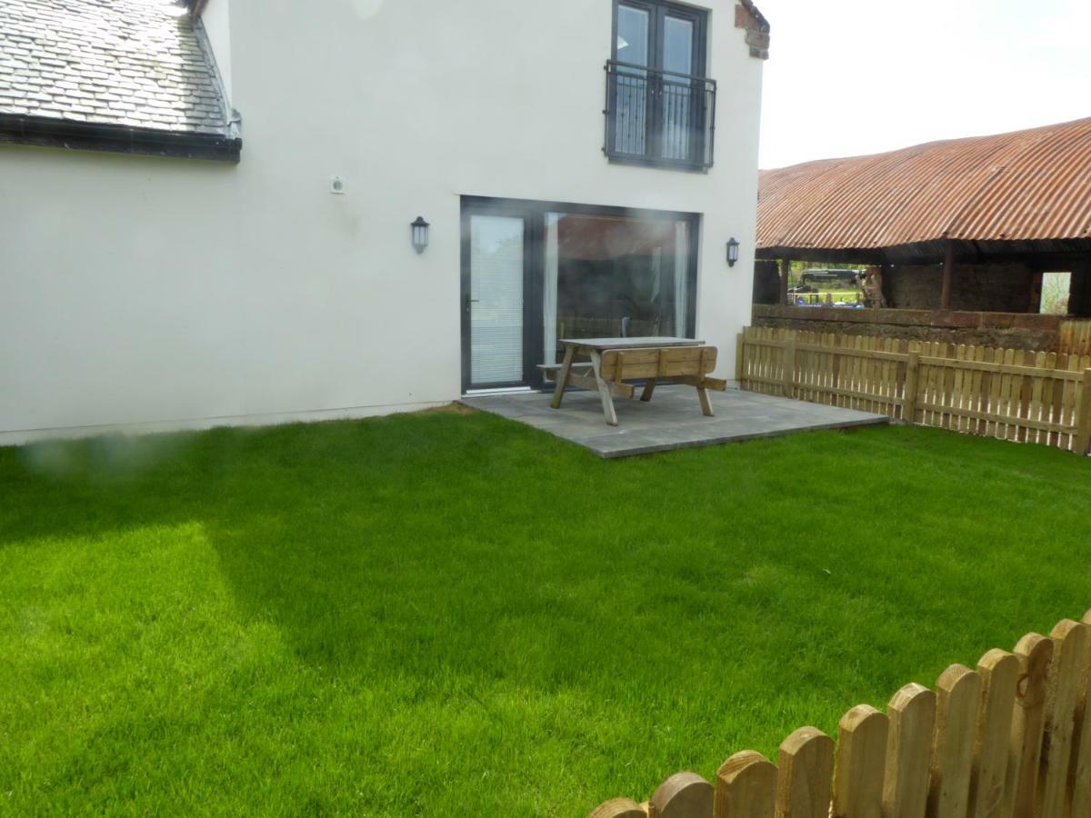 Auchendennan Farm Self Catering Cottages Balloch Exteriör bild