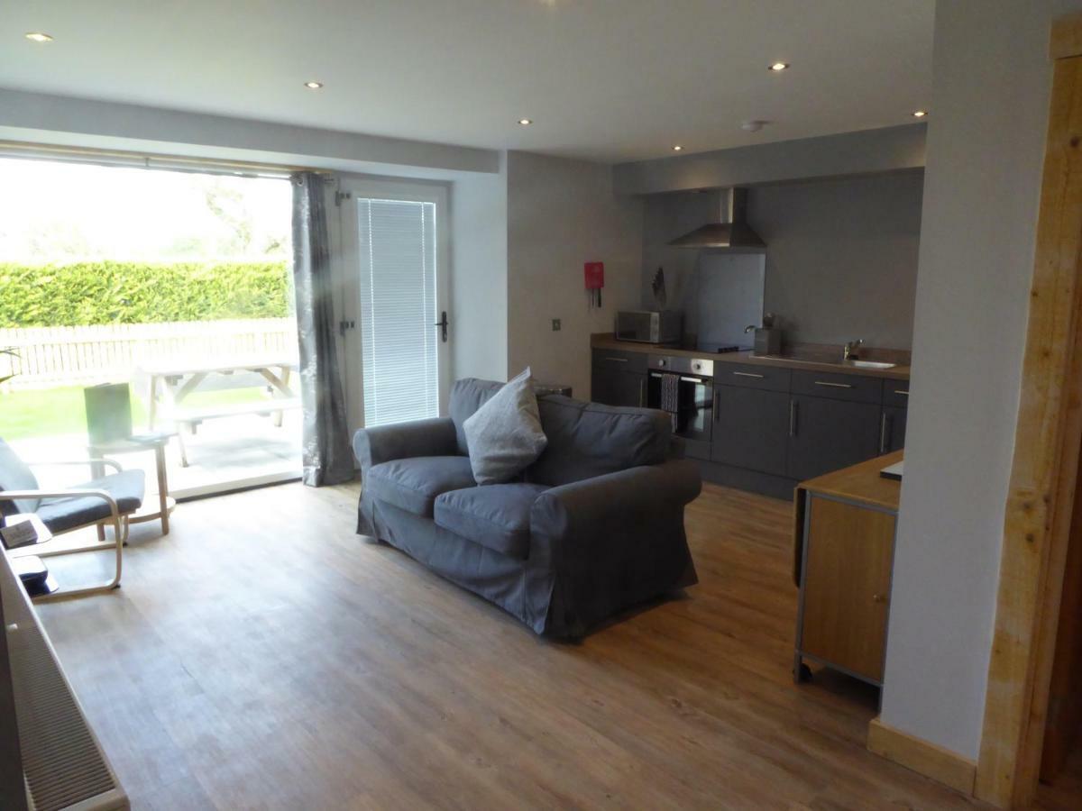 Auchendennan Farm Self Catering Cottages Balloch Exteriör bild