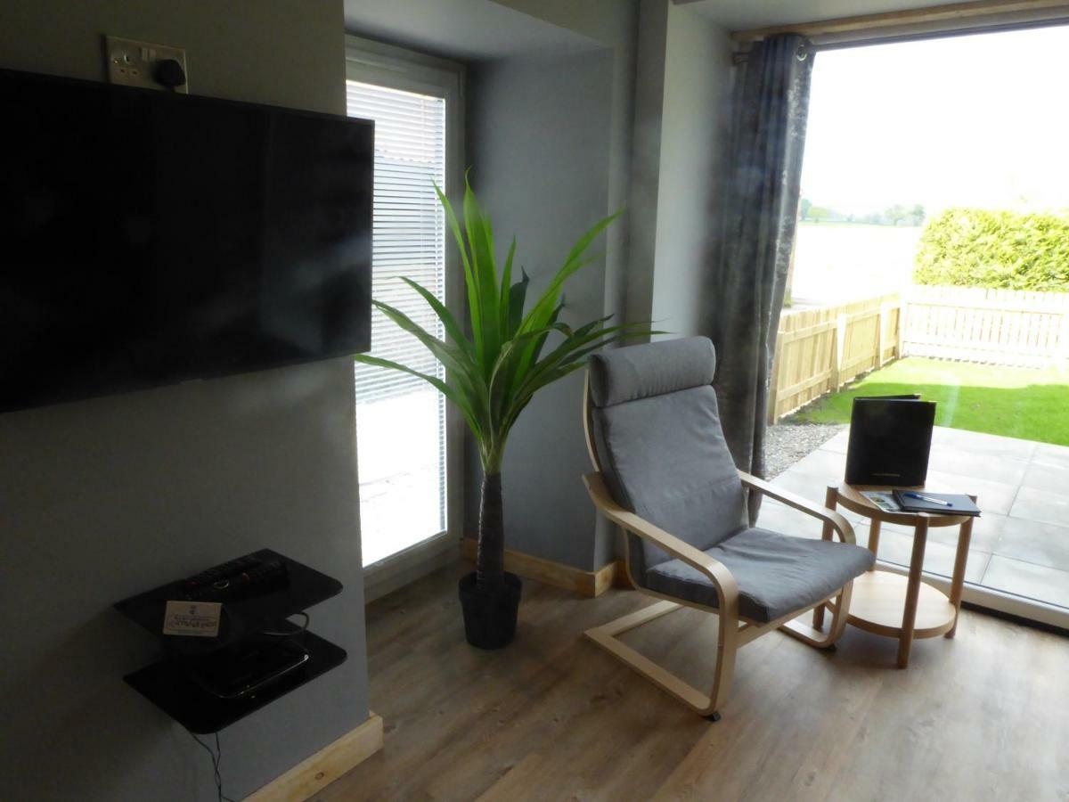 Auchendennan Farm Self Catering Cottages Balloch Exteriör bild
